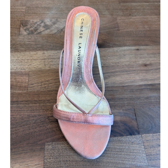 CHINESE LAUNDRY | Distressed Leather Metallic Pink Kitten Heel Sandals - Picture 7 of 9